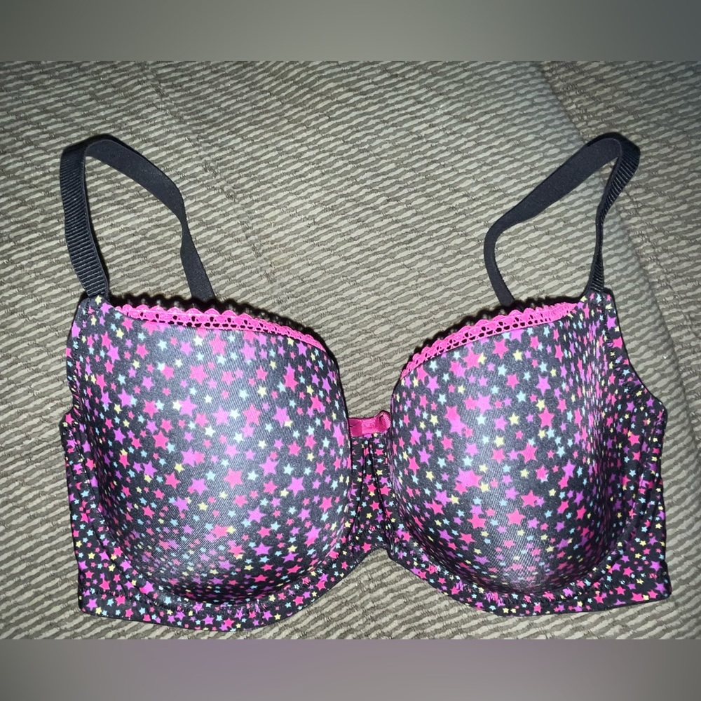 Cleo by Panache molded cup bra. Size 32 F.